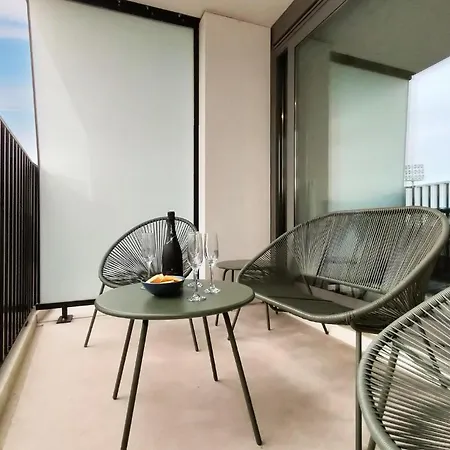2 Bedroom Cozy In Appartamento